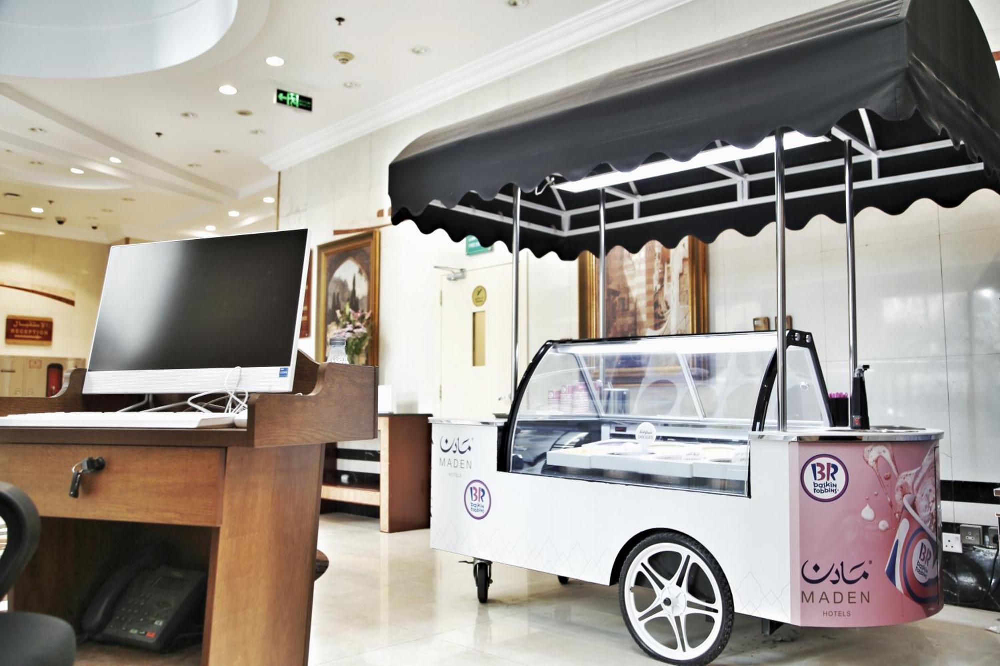 Отель Maden Alrawda Медина Экстерьер фото A Baskin Robbins cart in Dubai