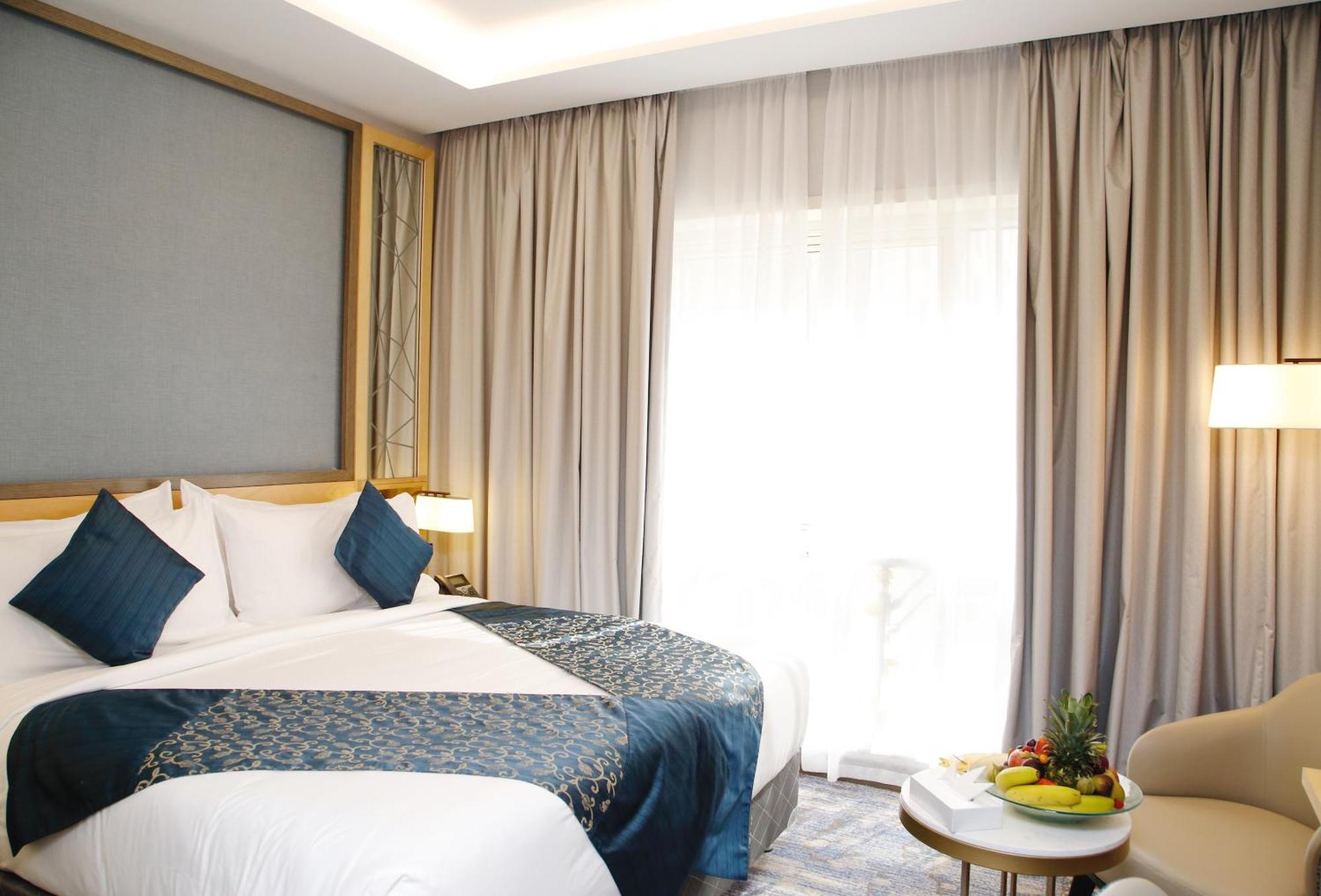 Отель Maden Alrawda Медина Экстерьер фото Deluxe Room