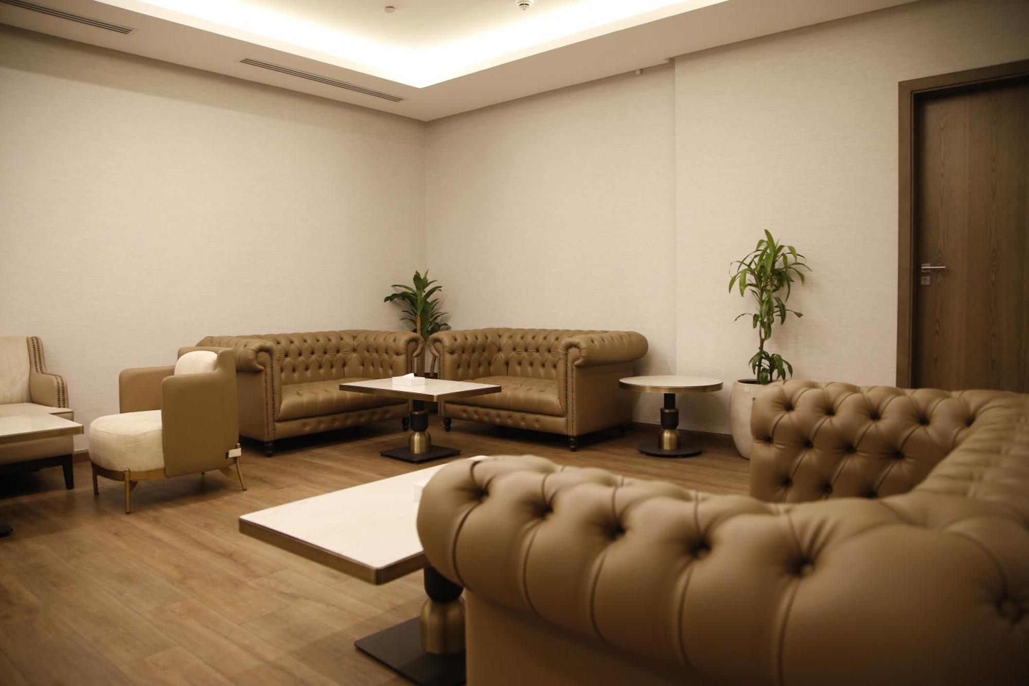 Отель Maden Alrawda Медина Экстерьер фото VIP Lounge at Tan Son Nhat International Airport