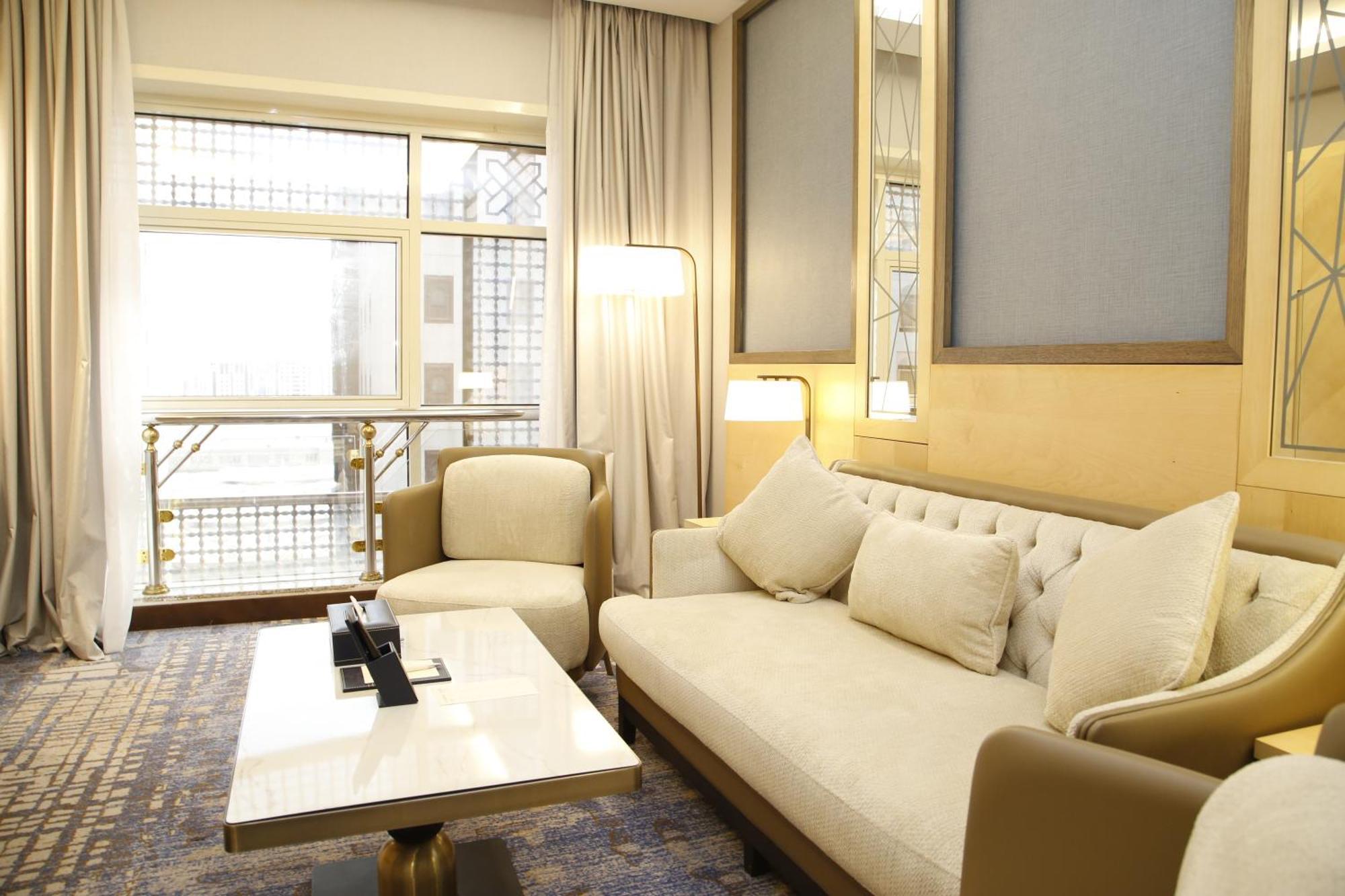 Отель Maden Alrawda Медина Экстерьер фото A suite at the hotel